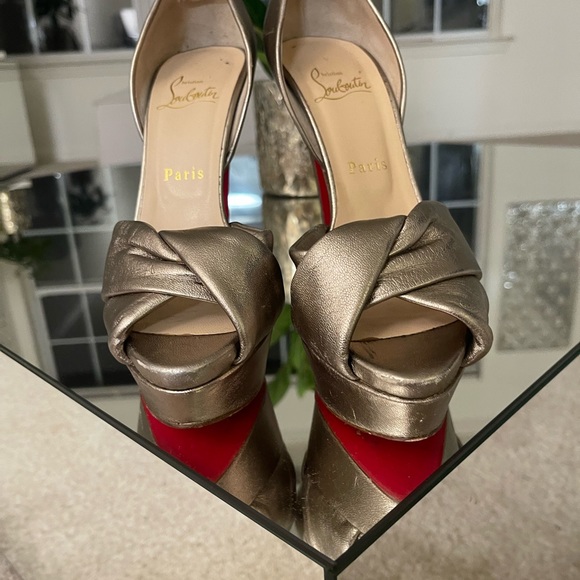 Christian Louboutin 
Champagne Leather Volpi 150 - Picture 5 of 10